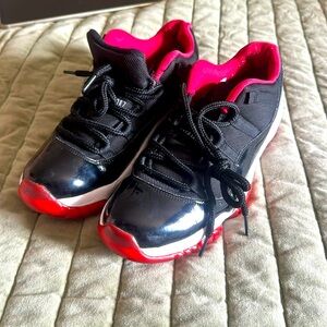 Air Jordan 11 Retro Low &Bred